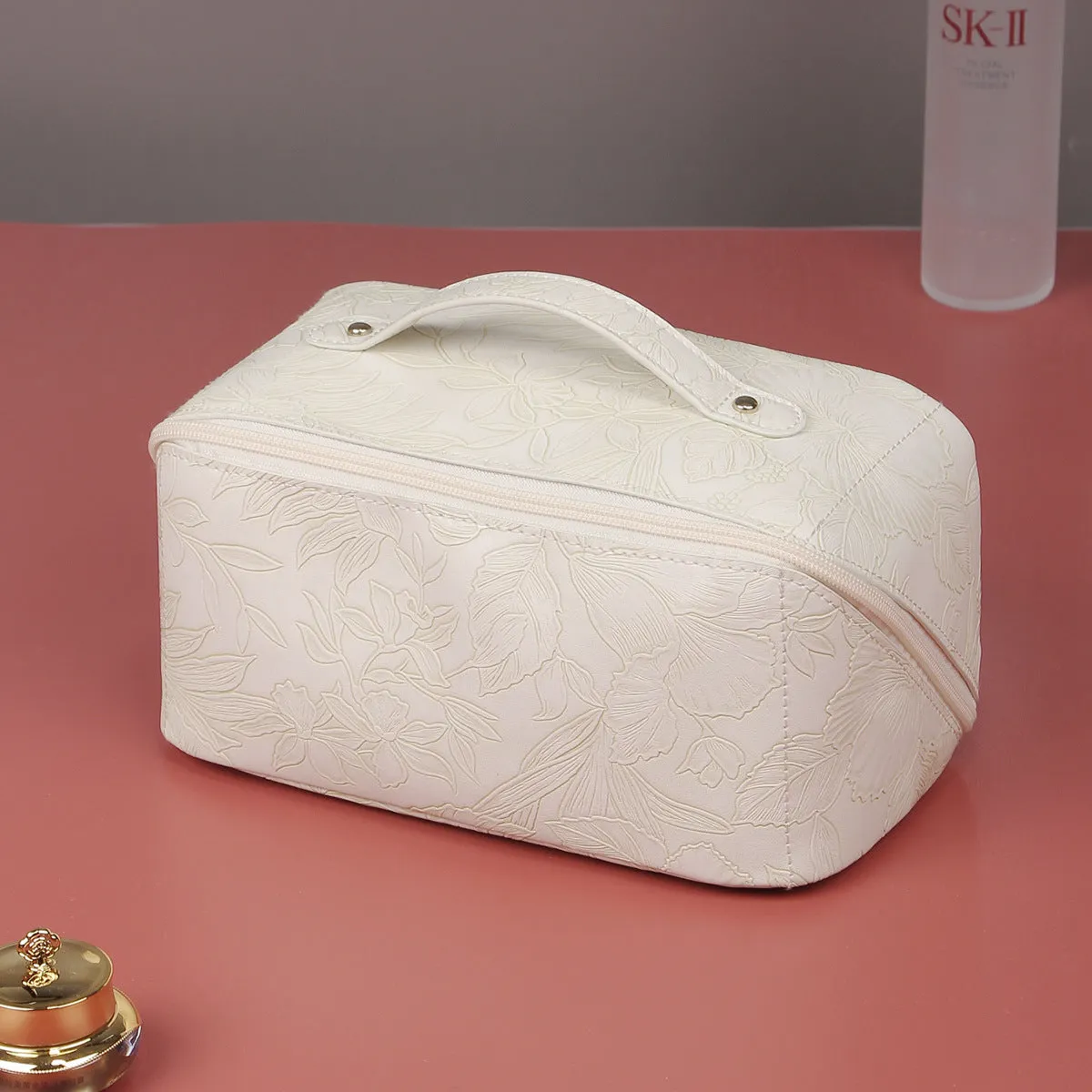PU leather large capacity multi-function retro style three-dimensional embossed cosmetic bag advanced